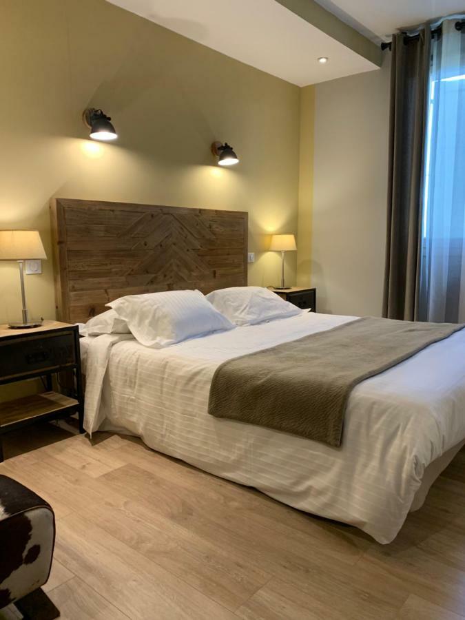Hotel Berneron Vallon-Pont-dʼArc Exterior foto